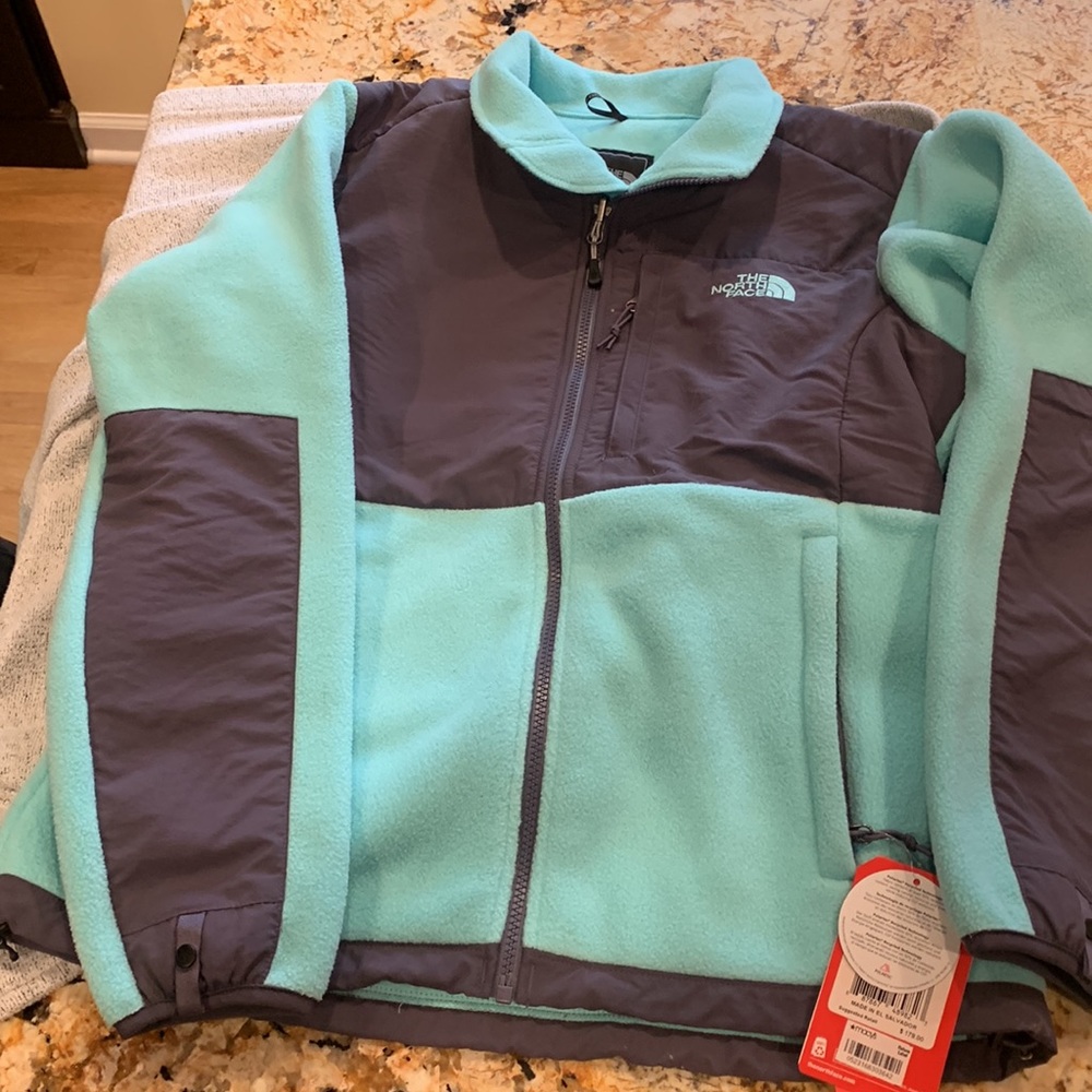 The North Face Women’s Denali Fleece Jacket, Medium, new With tags, never worn